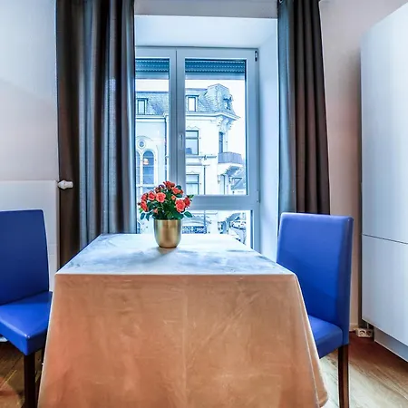 Voll Ausgestattetes アパート *