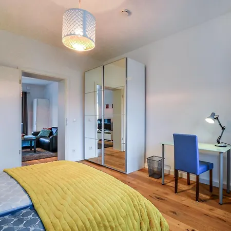 Voll Ausgestattetes アパート *