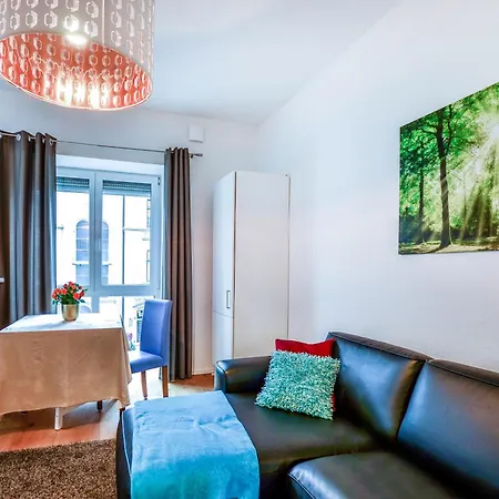 Voll Ausgestattetes * ボン